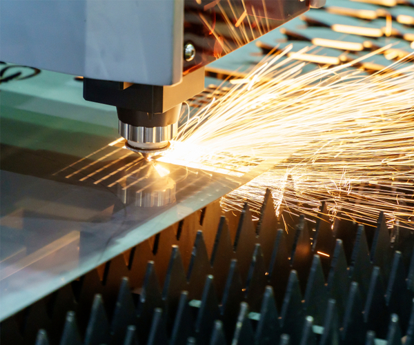 The fiber laser cutting machine controller by CNC program